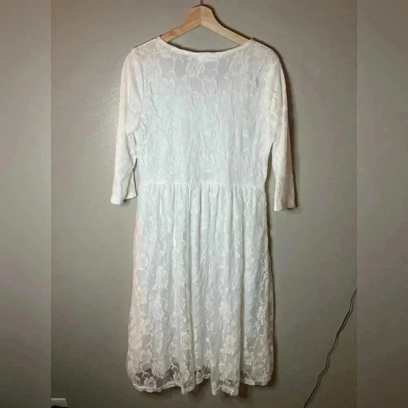 Sign here white dress‎ - Picture 4 of 4